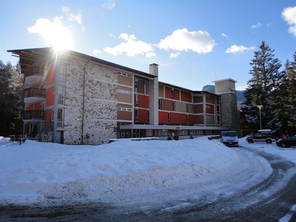 Appartamenti Corte Residence Borca di Cadore Exteriör bild
