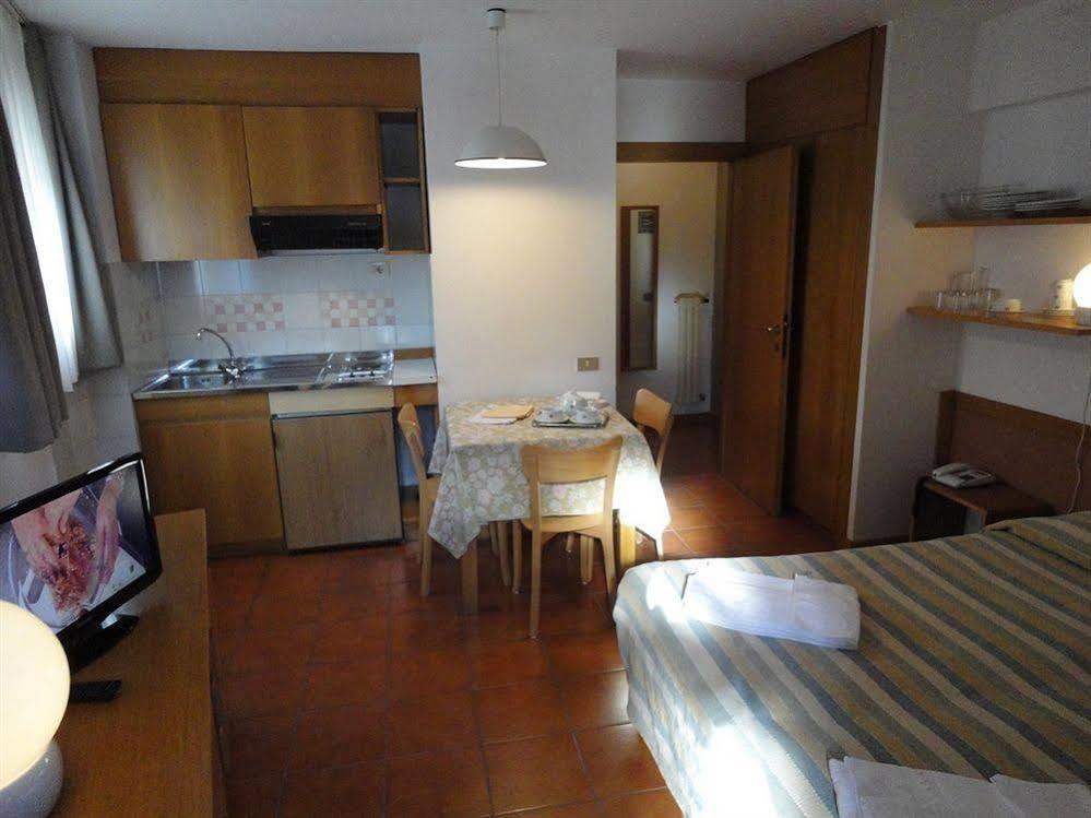 Appartamenti Corte Residence Borca di Cadore Exteriör bild
